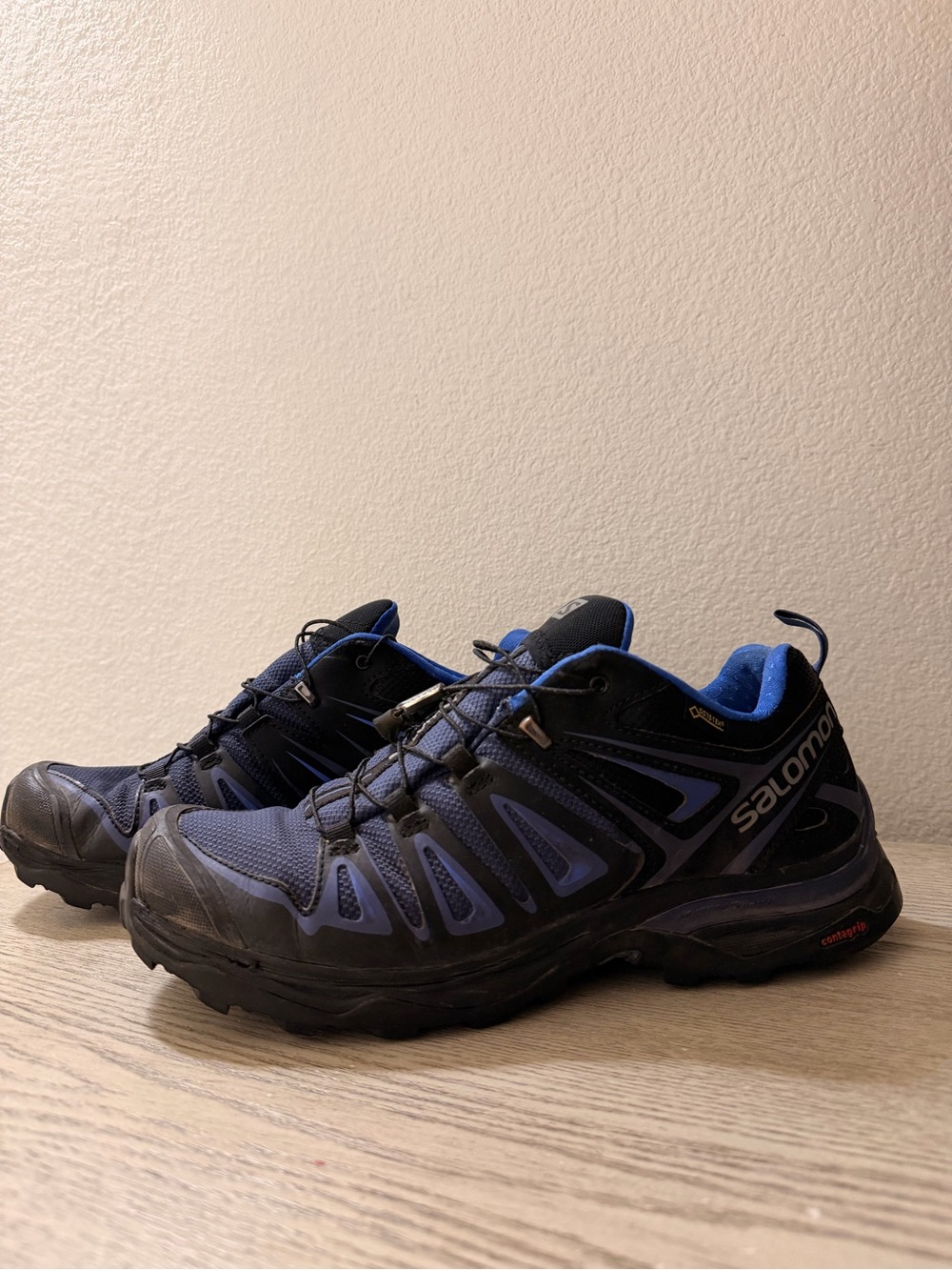 Salomon Men's Black and Blue Trail Running Shoes